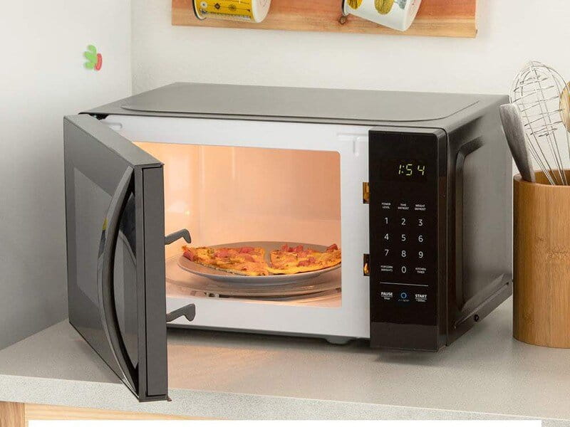 What Are the Benefits of Owning a Microwave?