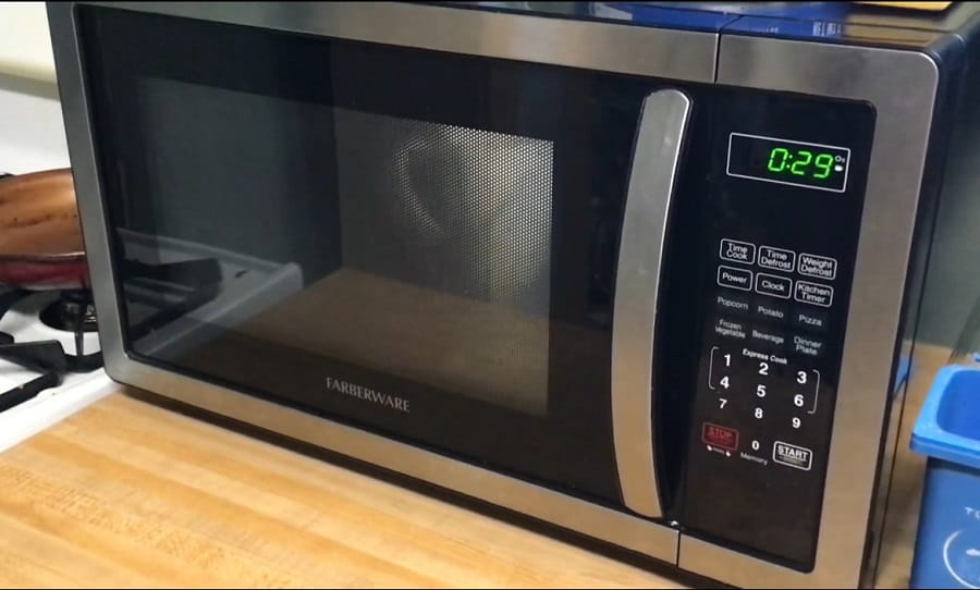 How to Use the Farberware Classic Microwave Oven